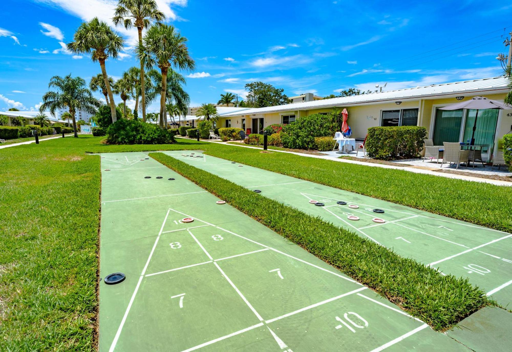 Jamaica Royale Beachfront Tower Apartment Siesta Key Exterior photo